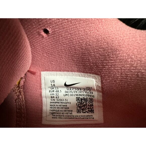 Athletic_Shoes